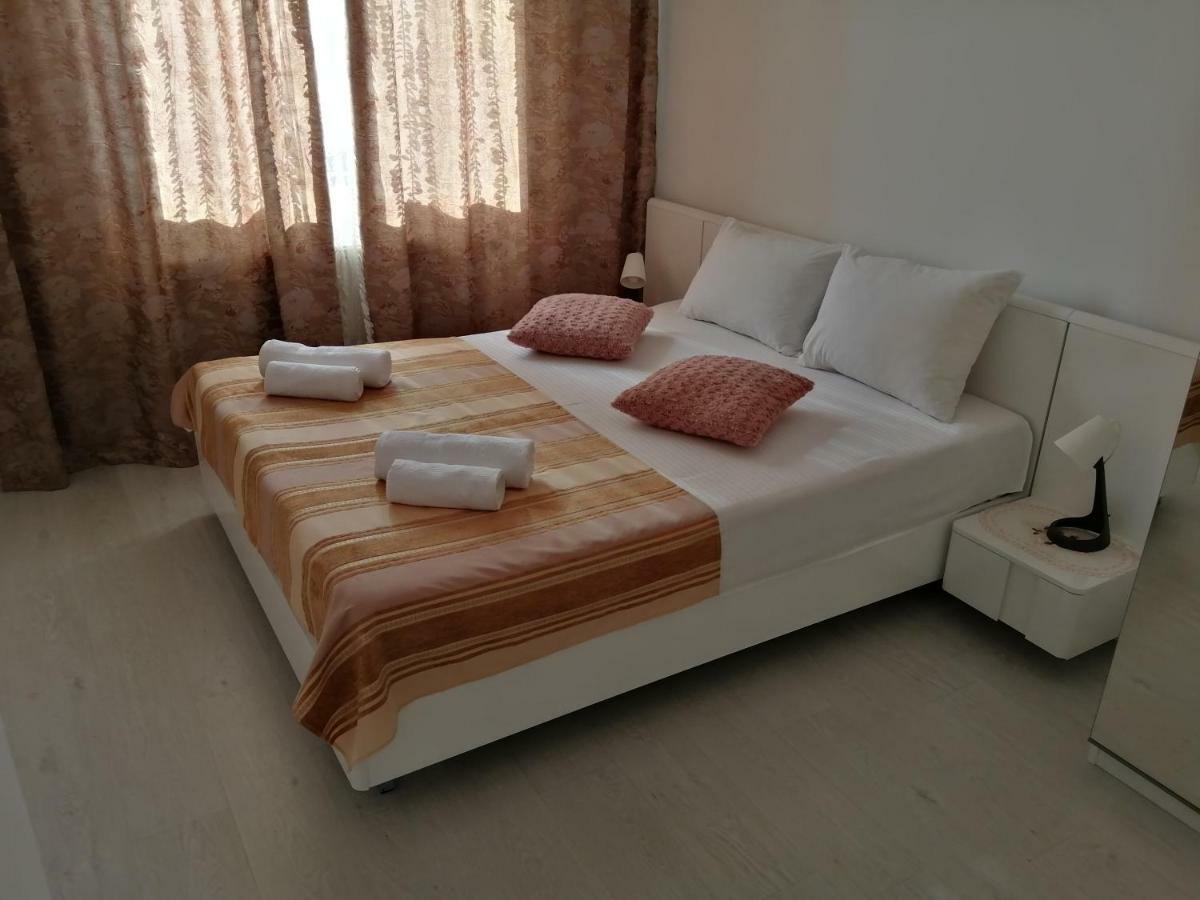 Apartament Negru Voda Piteşti Esterno foto